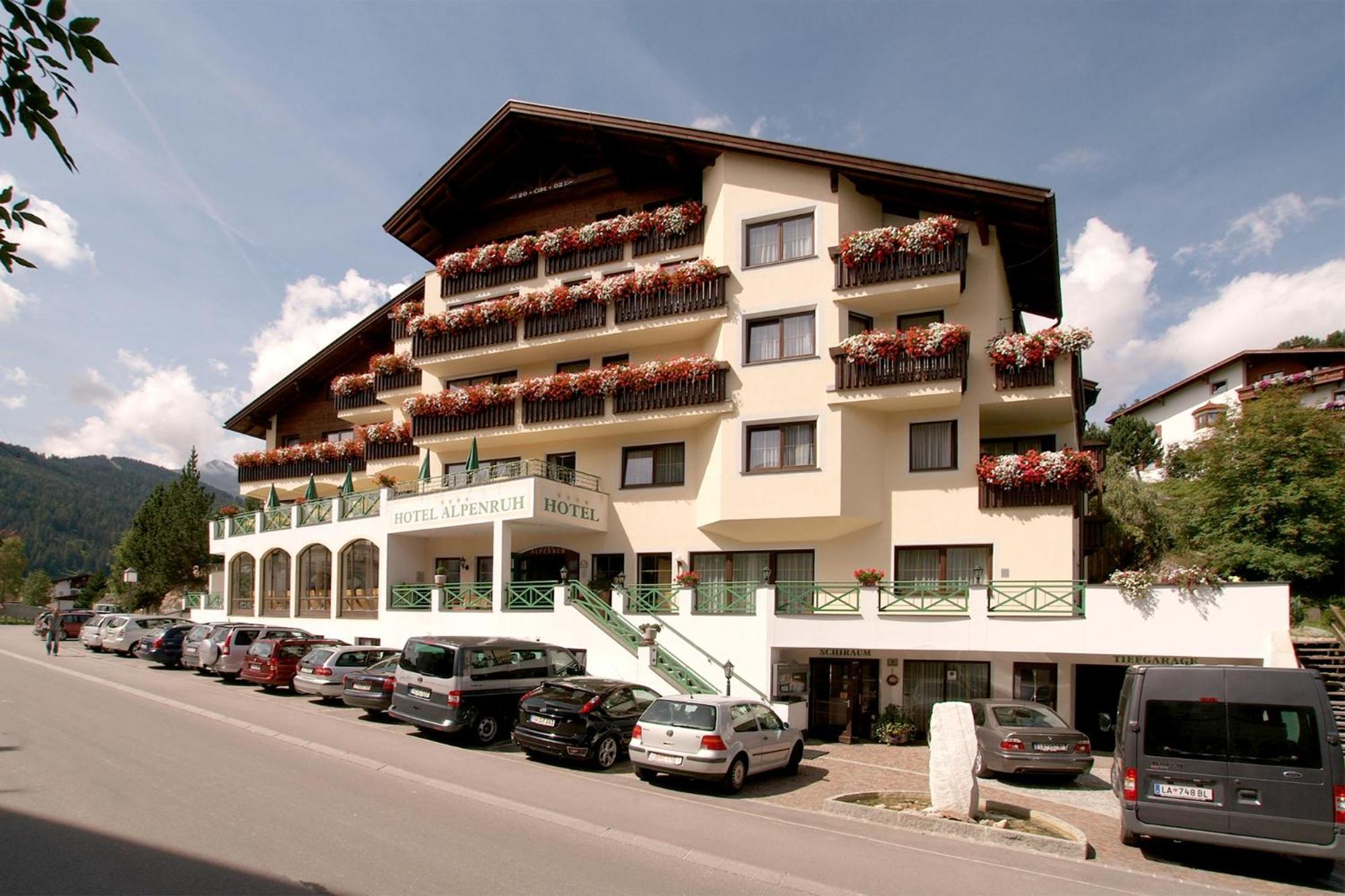 Hotel Garni Alpenruh-Micheluzzi Serfaus Esterno foto