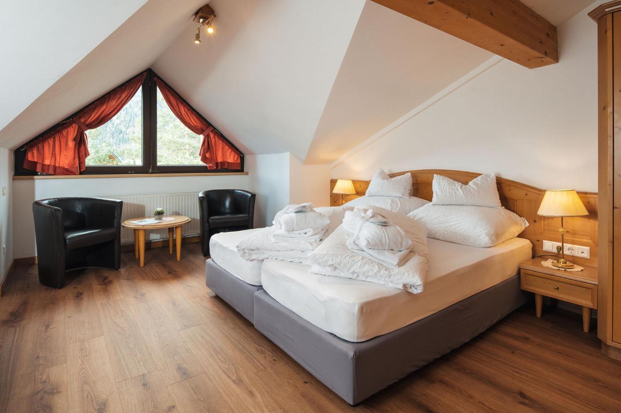 Hotel Garni Alpenruh-Micheluzzi Serfaus Esterno foto