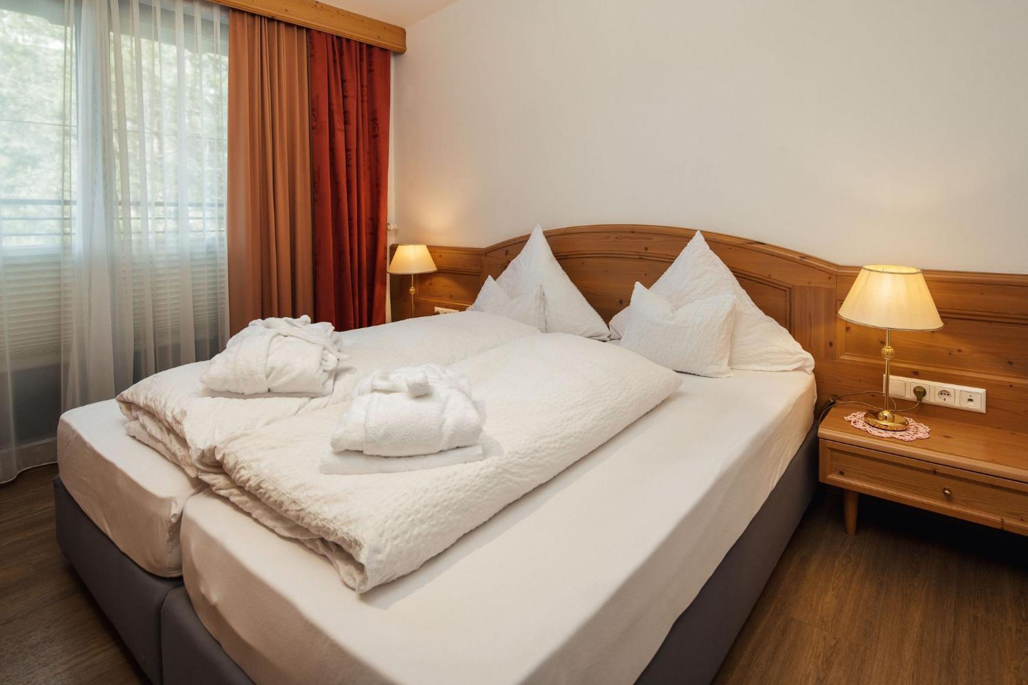 Hotel Garni Alpenruh-Micheluzzi Serfaus Esterno foto