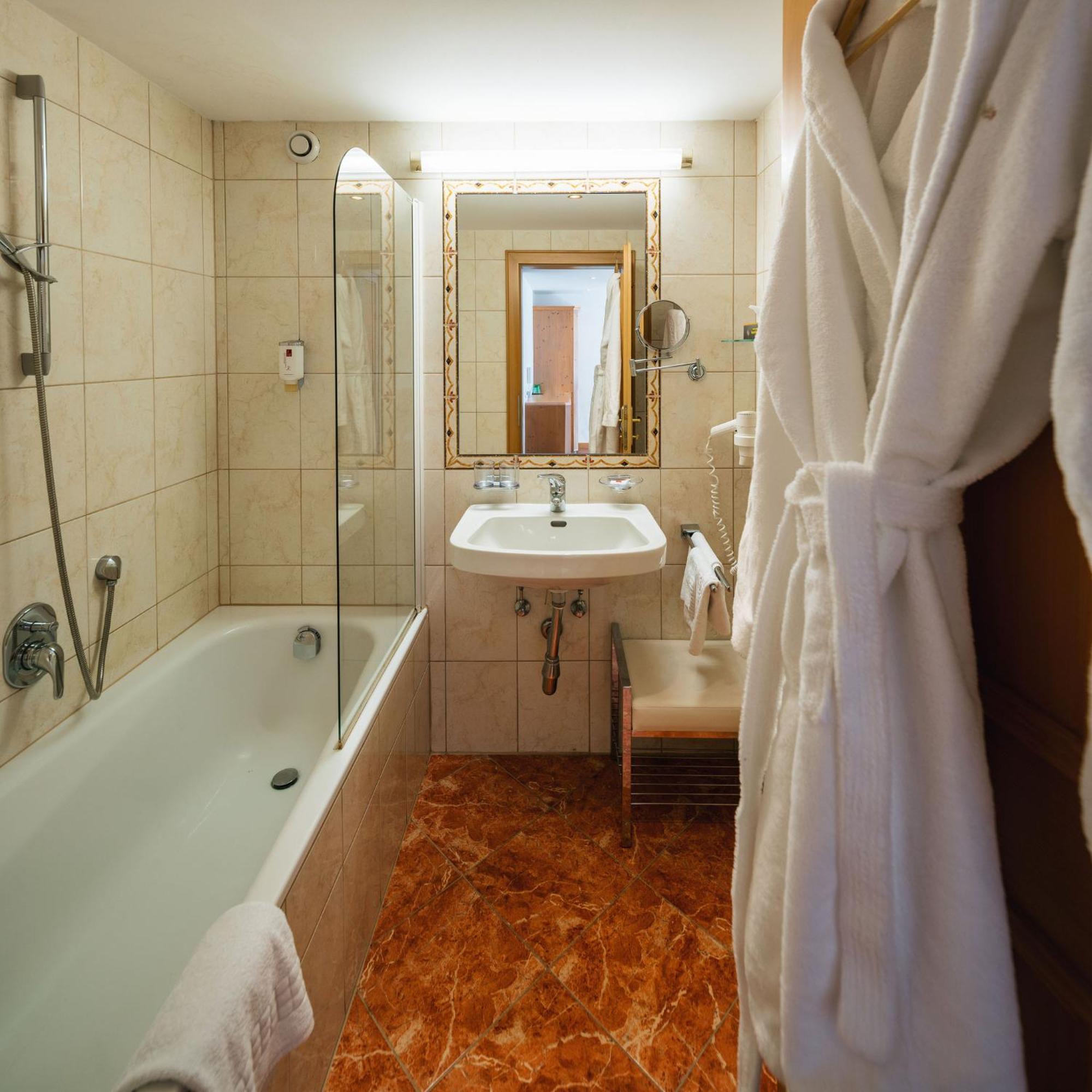 Hotel Garni Alpenruh-Micheluzzi Serfaus Esterno foto
