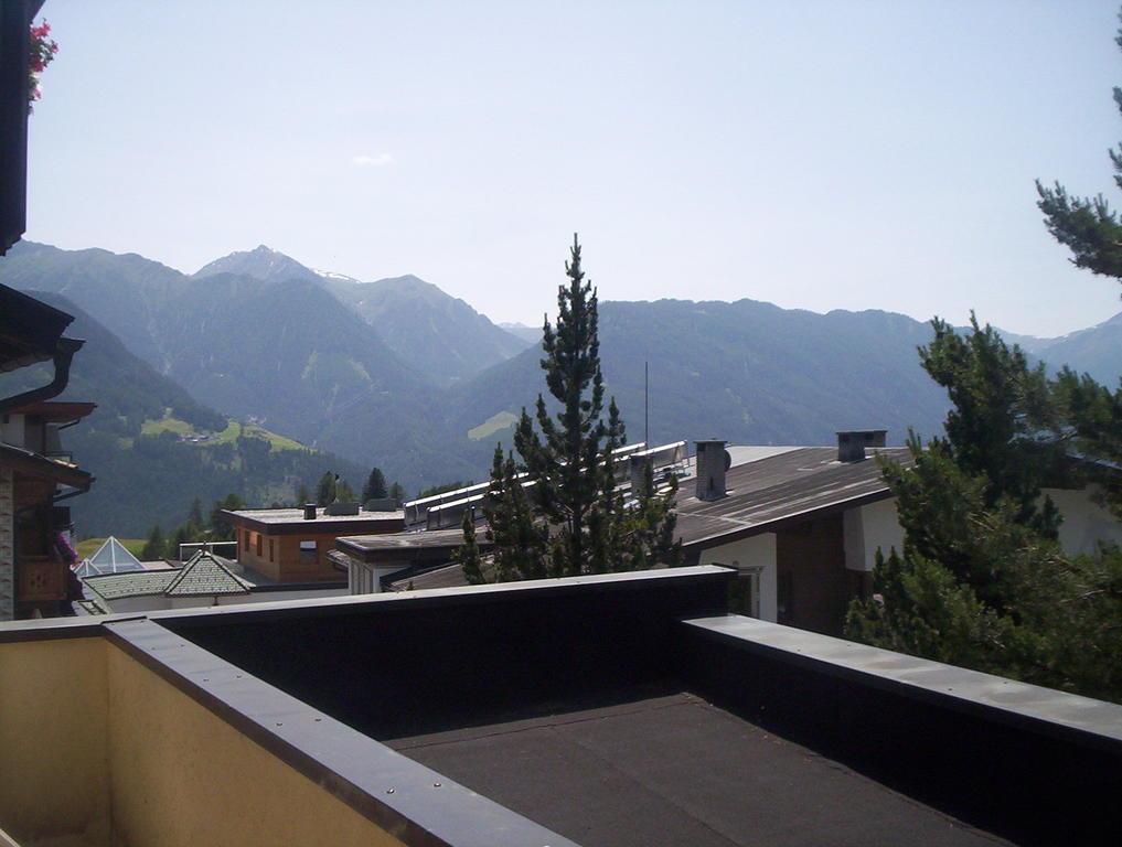 Hotel Garni Alpenruh-Micheluzzi Serfaus Esterno foto