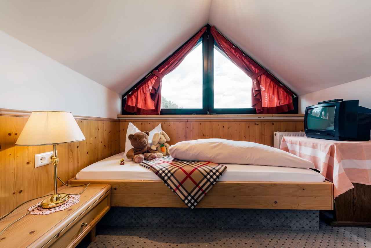 Hotel Garni Alpenruh-Micheluzzi Serfaus Esterno foto