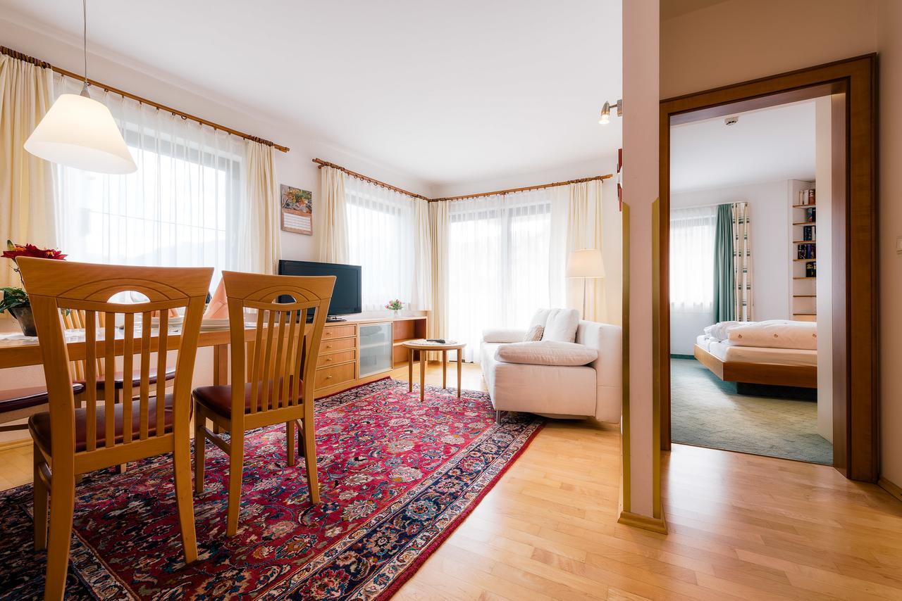 Hotel Garni Alpenruh-Micheluzzi Serfaus Esterno foto