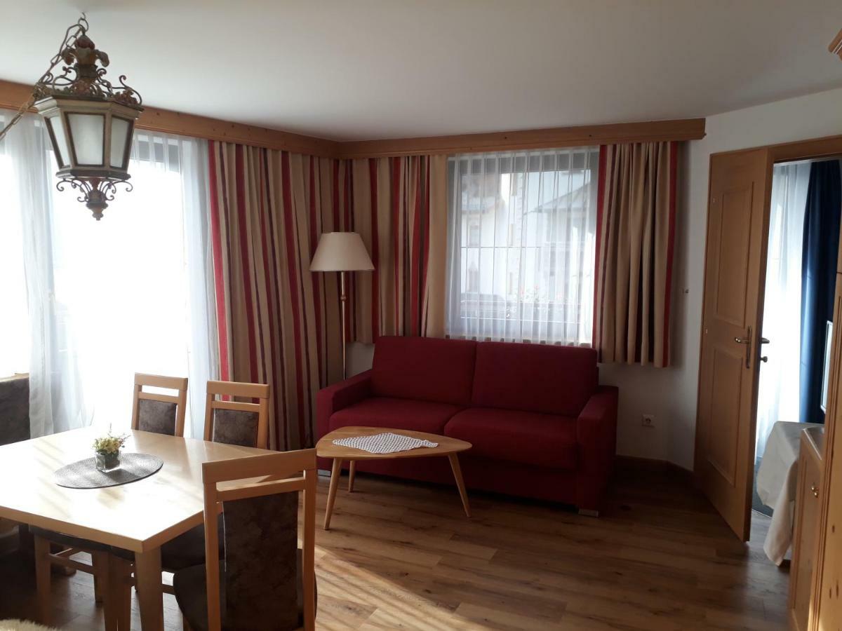 Hotel Garni Alpenruh-Micheluzzi Serfaus Esterno foto